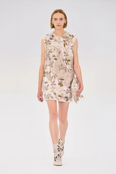 Look 15